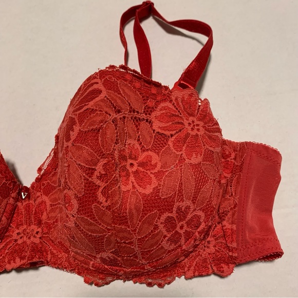 Victoria's Secret Vintage Red Lace Padded Bra Size 38B - Picture 2 of 9
